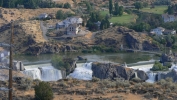 PICTURES/Shoshone Falls - Idaho/t_Falls & Town2.JPG